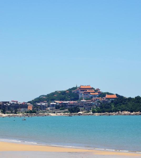 湄洲岛（福建莆田市的国家AAAAA级风景名胜区）