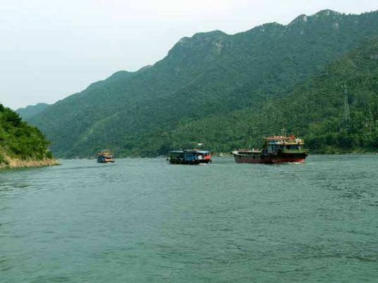 飞来峡漂流