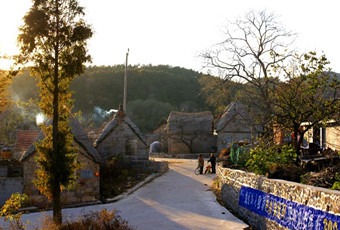 滕家村（山东胶南市宝山镇下辖村）