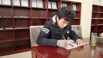 大学生徒步470公里返校是怎么回事？