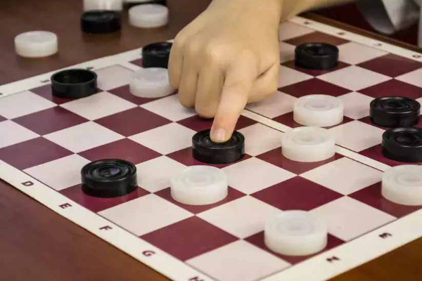 国际跳棋规则及玩法