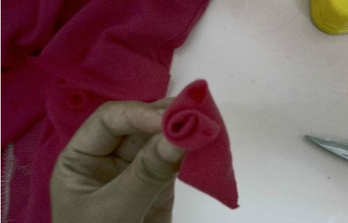 怎么把衣服叠成花、人脸或其它造型？最好有具体步骤。