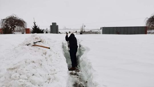 内蒙古特大暴雪学校停课机场关闭，此次大雪对居民的生活造成了什么影响？