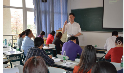 线来自上线下混合式教学形式这种学习方式相对传统的学习方式的优劣各有哪些?同时